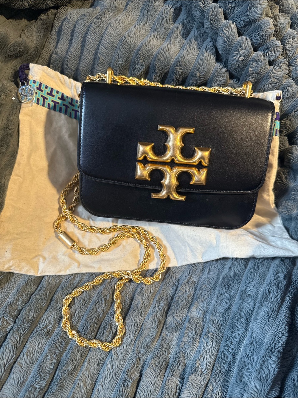 $750 Tory Burch Eleanor Small Convertible Black/Gold Leather Shoulder bag - Picture 2 of 9